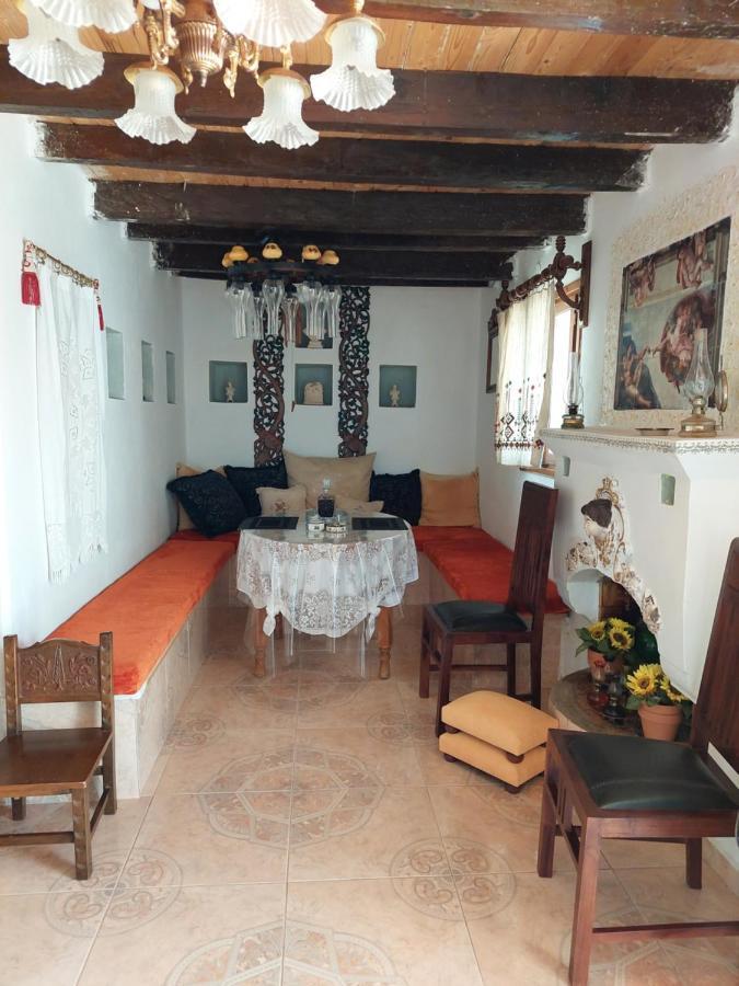 Lakena Traditional House Menetaí Eksteriør billede